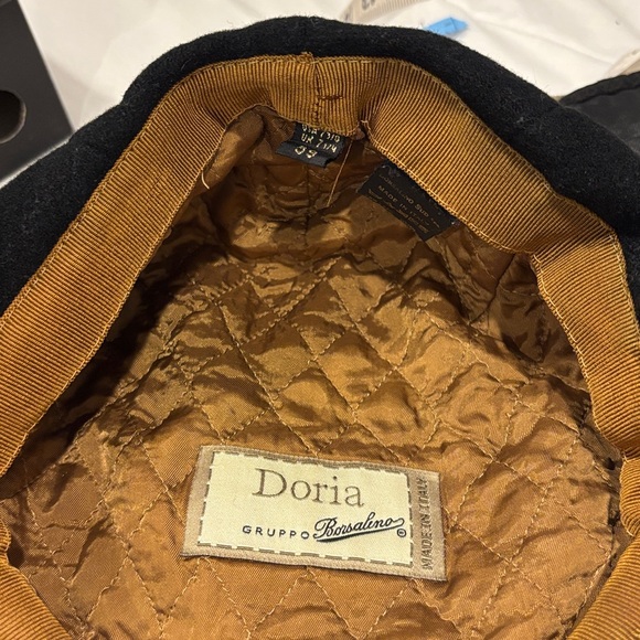 Classic Black Flat Cap - Picture 5 of 5